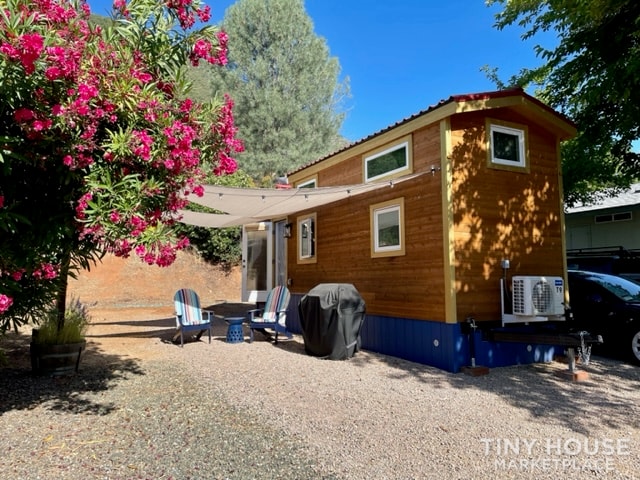 Beautifully Designed & Constructed Turnkey Decathalon 24' Zeus Model THOW - Image 2 Thumbnail
