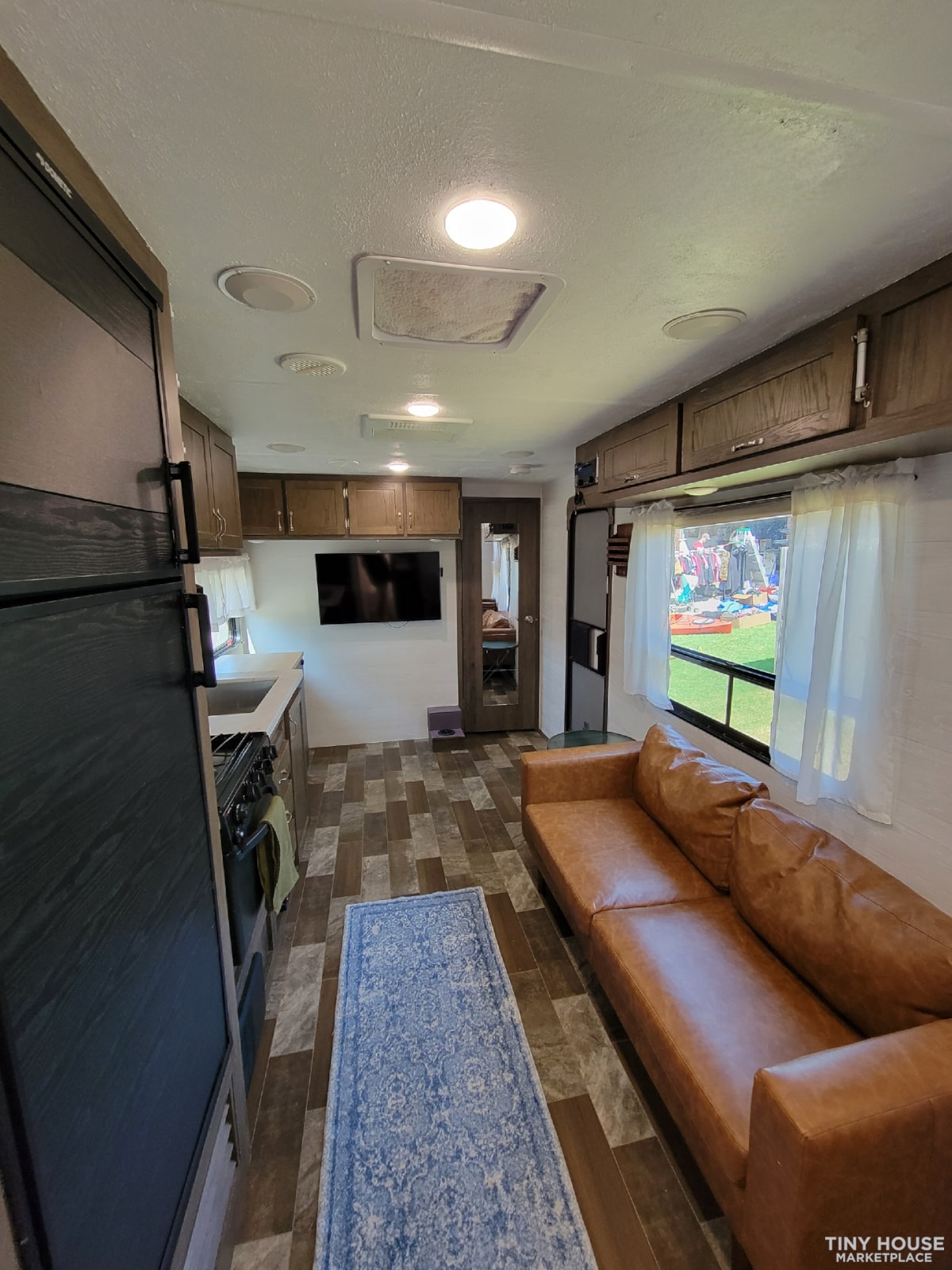 Beautifully remodeled travel trailer - Image 2 Thumbnail