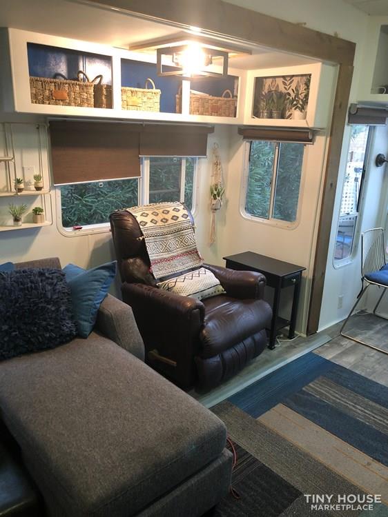 Sold Beautifully renovated 36ft holiday rambler 5th wheel  - Image 4 Thumbnail