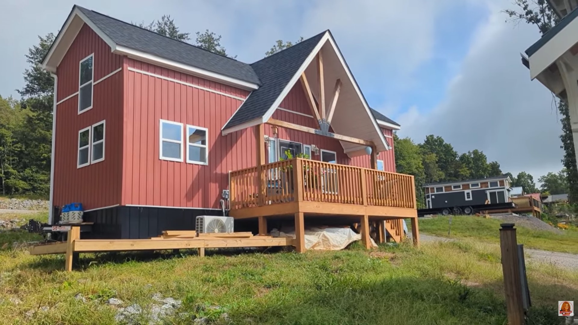 Best of both worlds-tiny and a big home feel. Lot rent and electricity - Image 1 Thumbnail