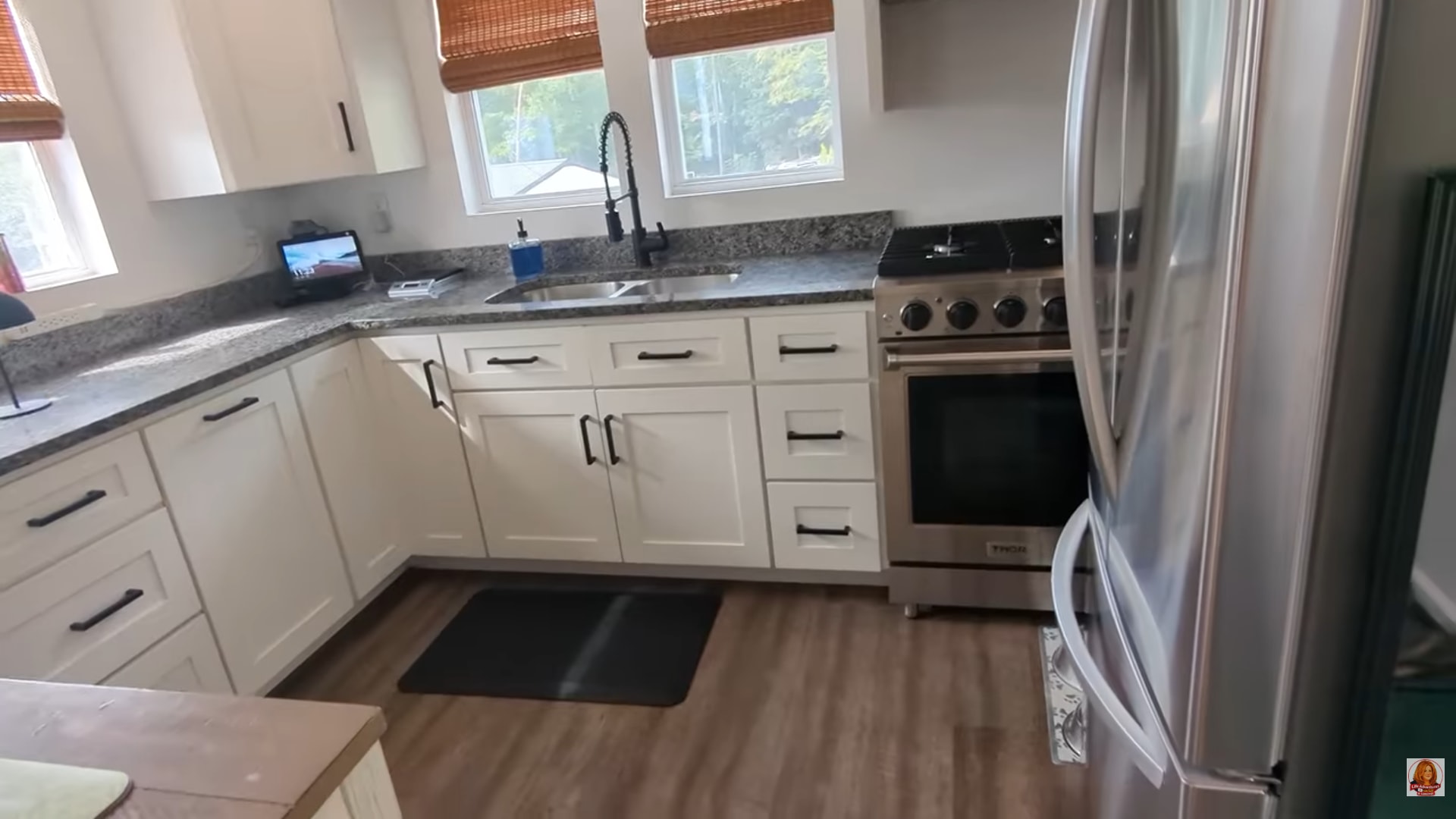 Best of both worlds-tiny and a big home feel. Lot rent and electricity - Image 3 Thumbnail