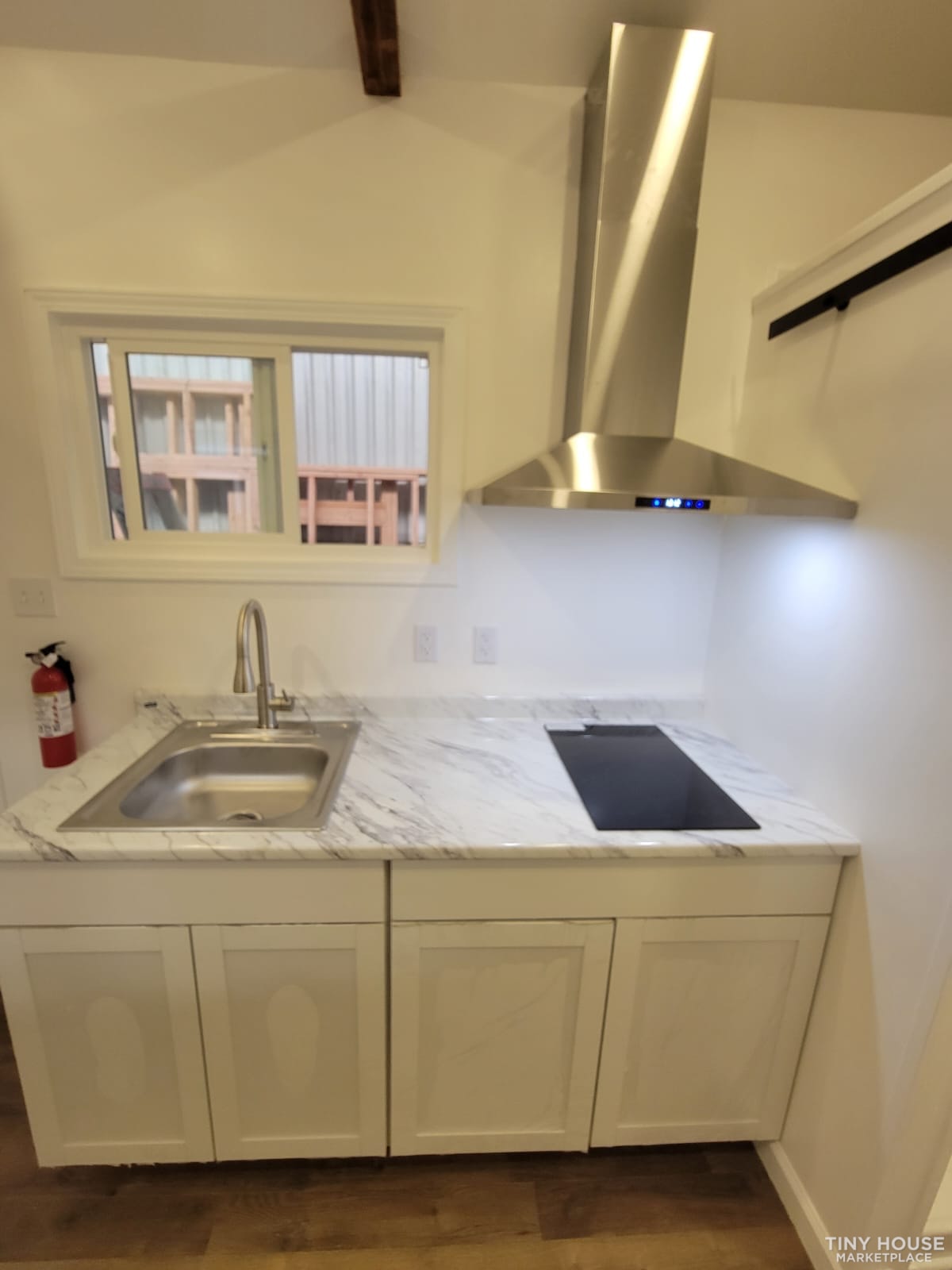 Bird Rock Tiny Home on Wheels 24ft  - Image 4 Thumbnail