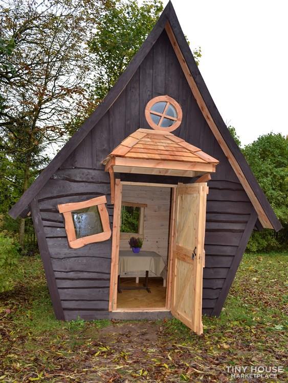 black DRAGONFLY houses - Image 3 Thumbnail