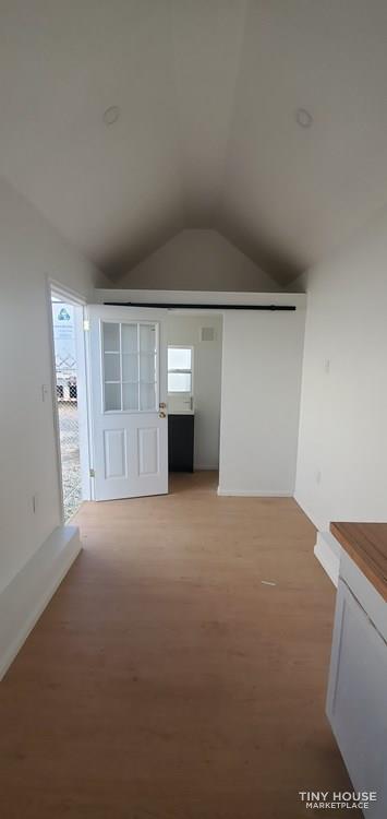 28ft Blue Lagoon Tiny Home on Wheels - Image 4 Thumbnail