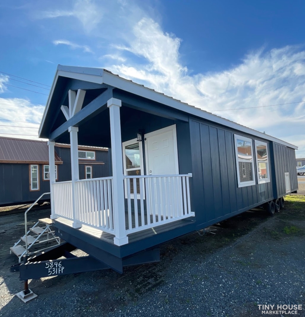 Brand New 1 Bedroom 399 SqFt Park Model