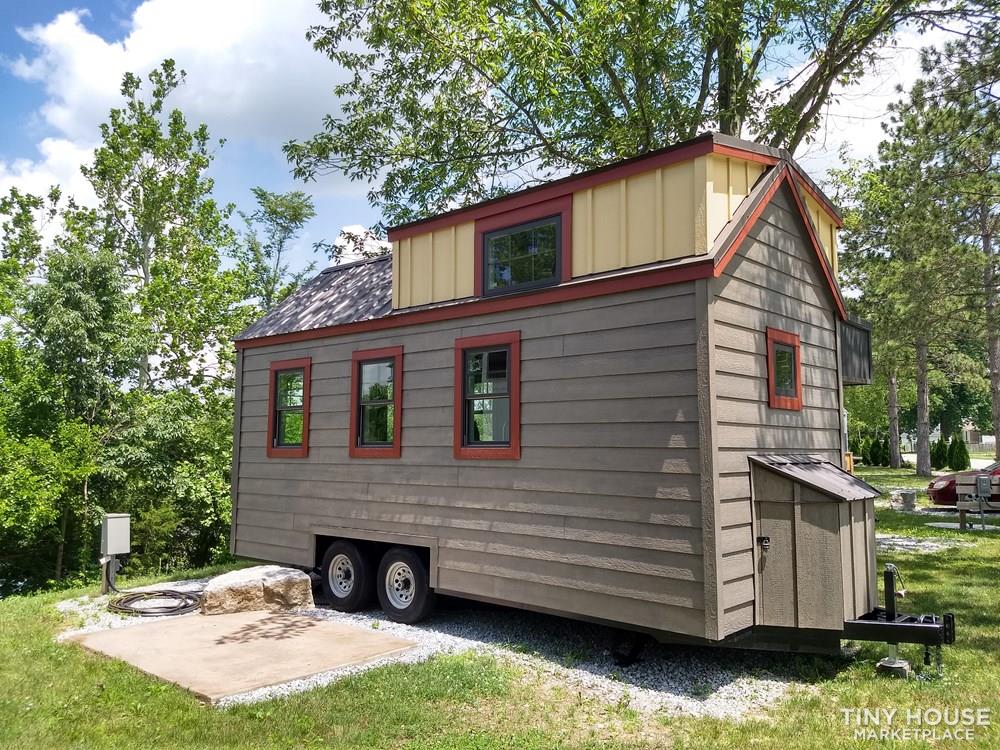 Brand New 20'x8' Custom Built Tiny (OHIO) - Image 1 Thumbnail
