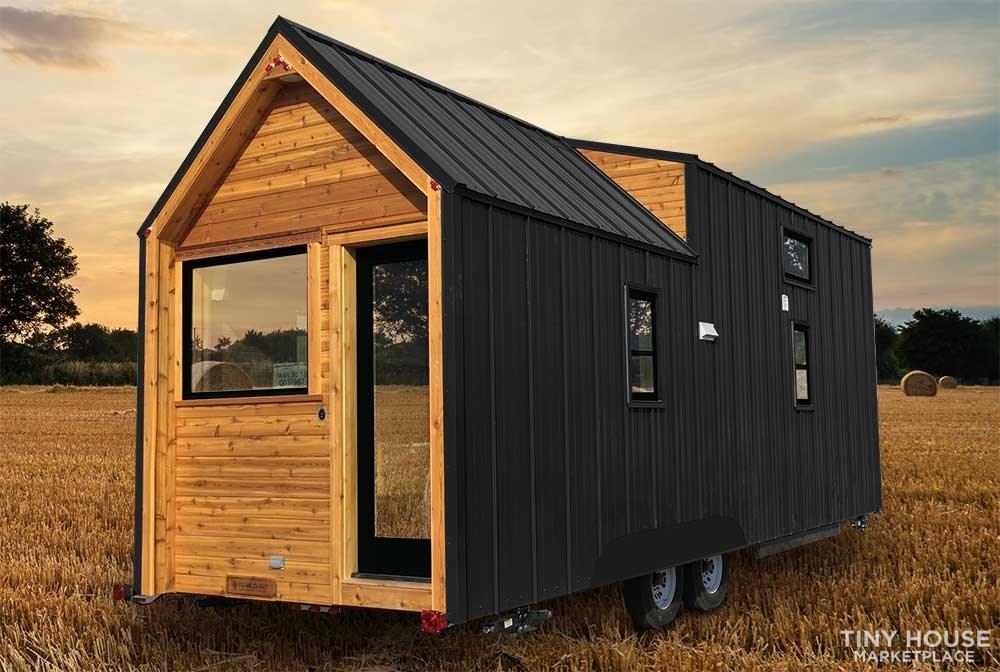 Brand New 2019 Tumbleweed Farallon 26' Alta Tiny House at a big discount - Image 1 Thumbnail