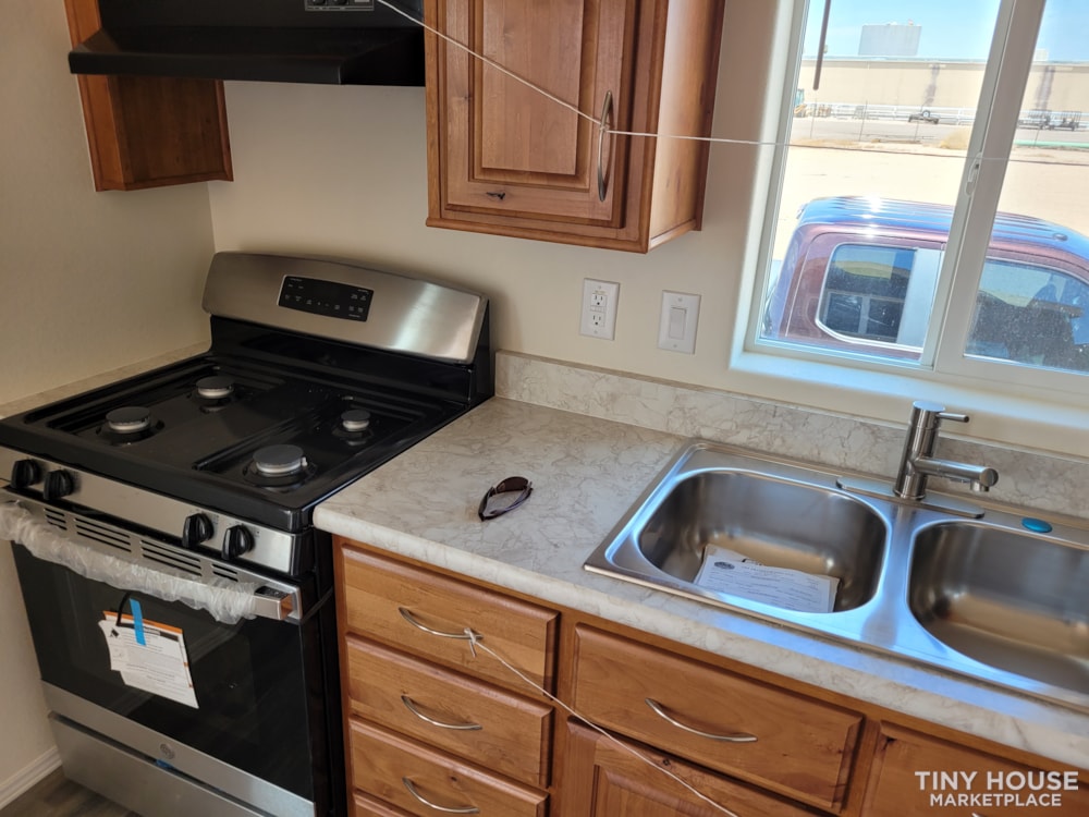 BRAND NEW 2022 CAVCO MINI HOME-never lived in.  - Image 4 Thumbnail