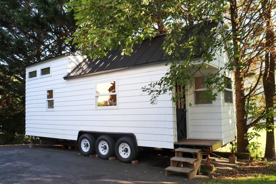 Brand New 28’ Tiny House on Wheels – High-End Structural Shell with Appliances - Image 2 Thumbnail