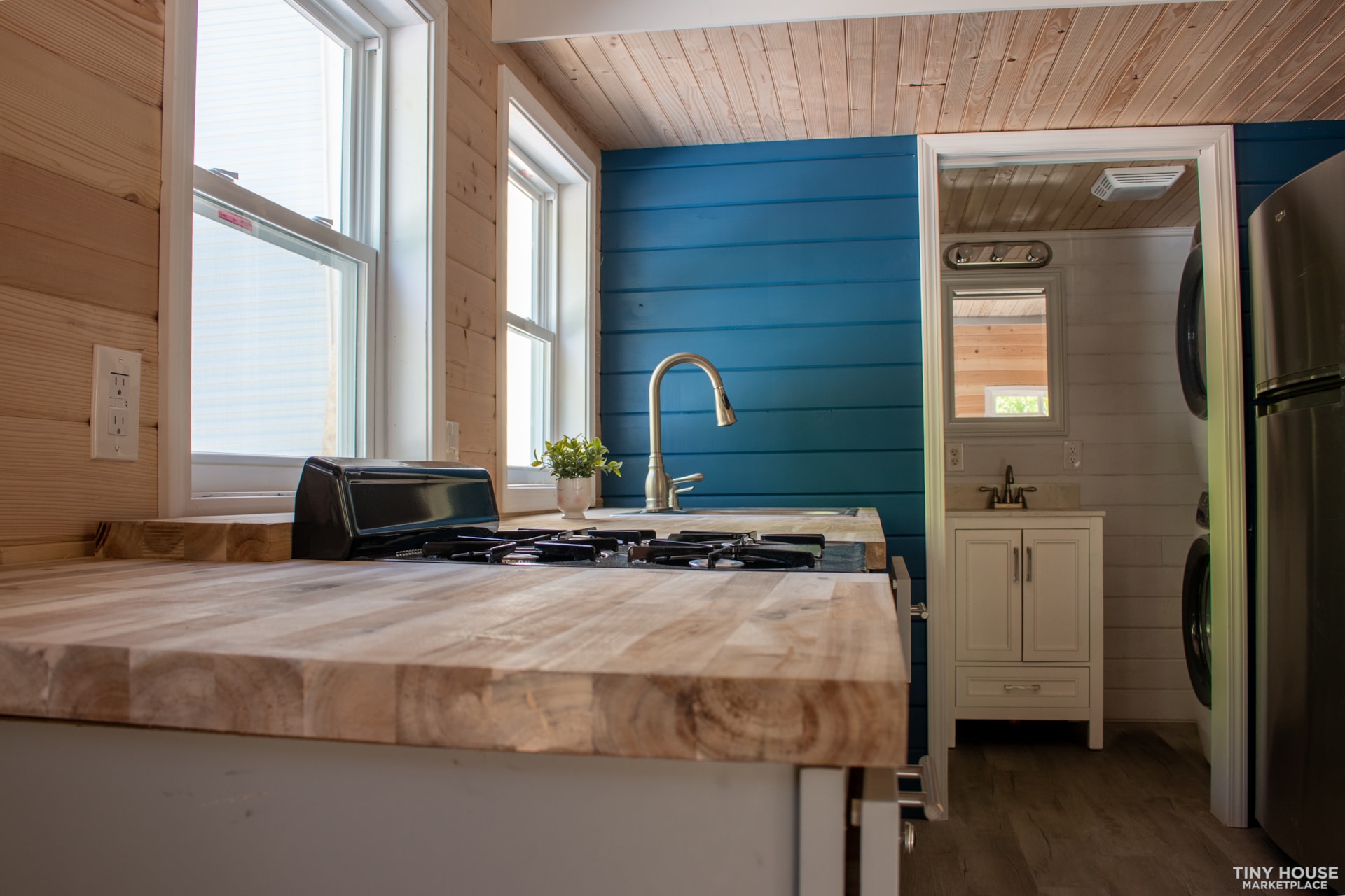Brand New 28'x10' with a 13.5" Roof - Fully Furnished Tiny Home - Image 4 Thumbnail