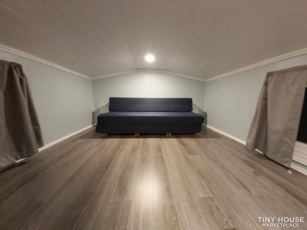 Brand New 32' Tiny Home - Image 3 Thumbnail