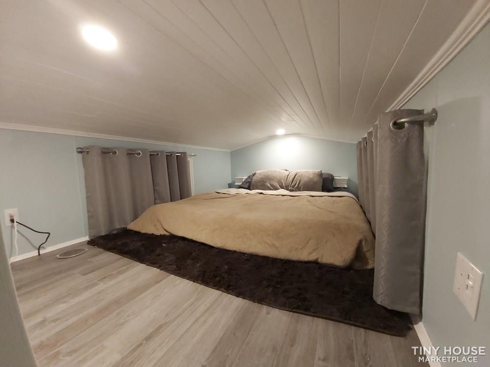 Brand New 32' Tiny Home - Image 4 Thumbnail