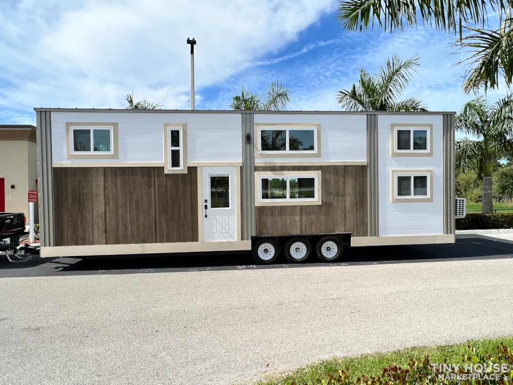 Brand New 36ft Tiny Home on Wheels With Main Floor Bedroom (Ready for Delivery)