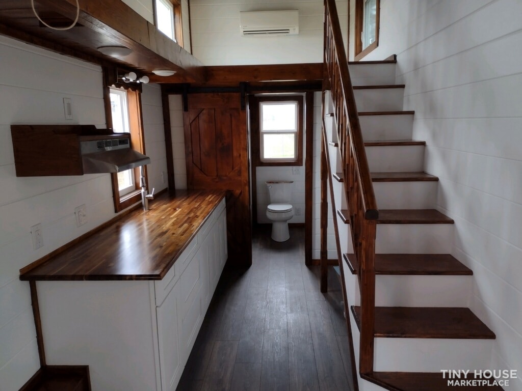 ***Reduced Price*** - BRAND NEW Amish Built - 8.5' x 28' Craftsman Style THOW - Image 3 Thumbnail