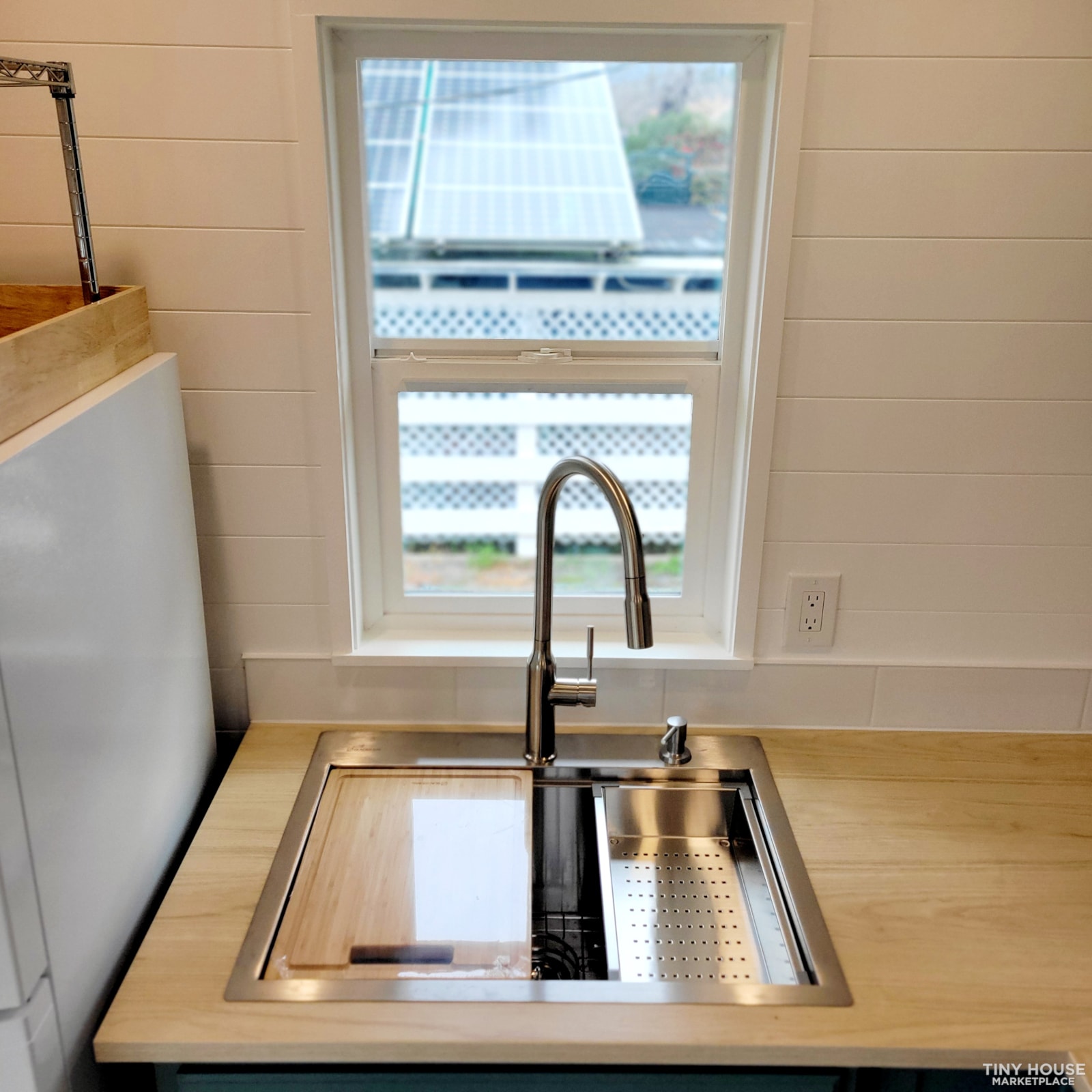 Brand new build. 23' tiny home on wheels - Image 2 Thumbnail