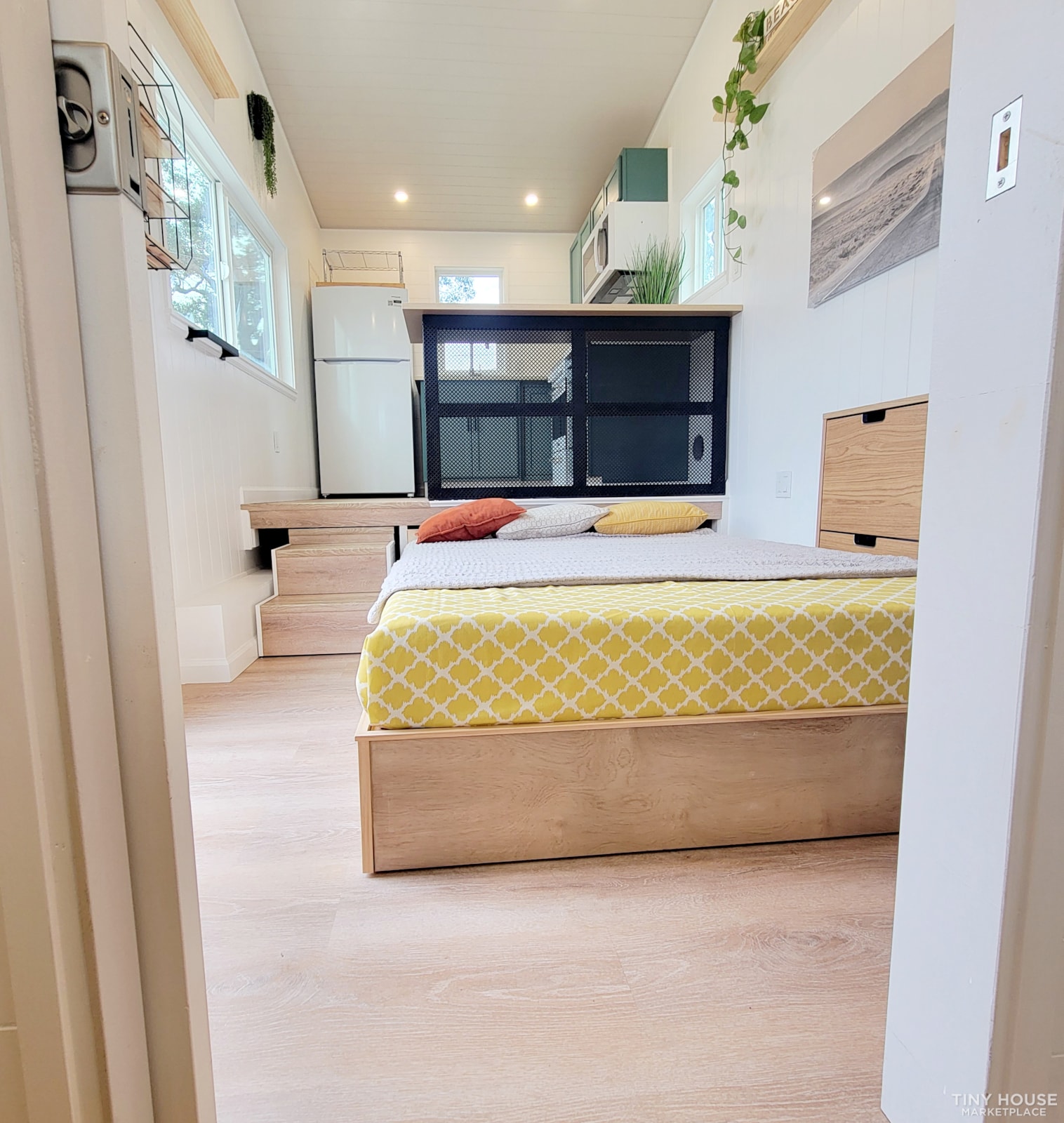 Brand new build. 23' tiny home on wheels - Image 3 Thumbnail