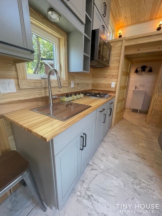 BRAND NEW Custom Built Tiny Home w/ 100% OFF-GRID & ON-GRID Living Capability - Image 3 Thumbnail