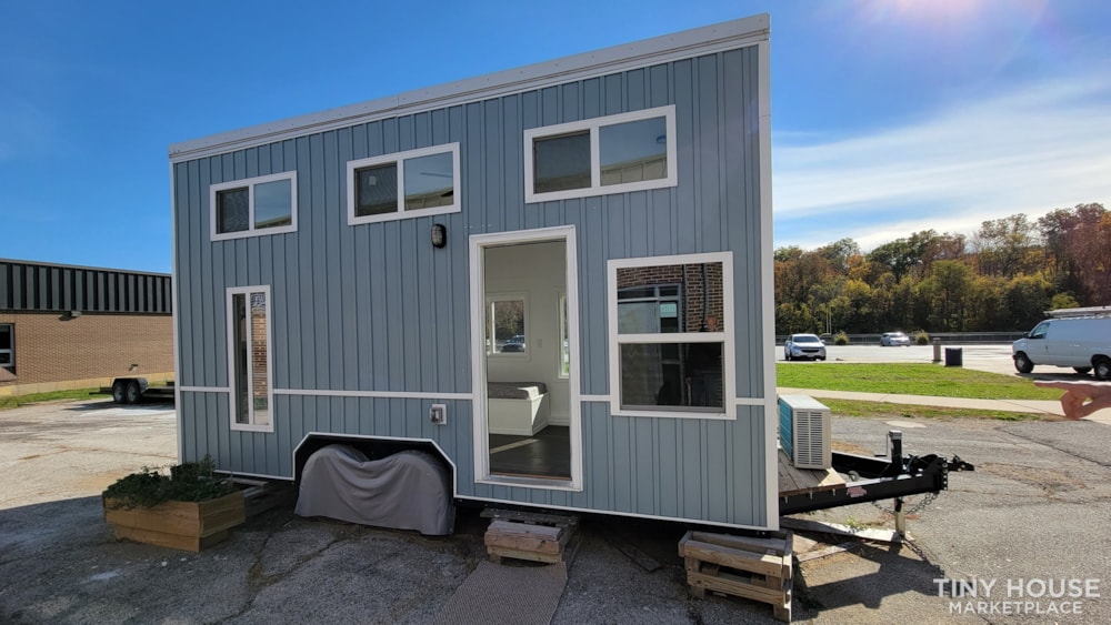 Brand New Custom Built Tiny House 20' - O'Fallon, MO - Image 1 Thumbnail