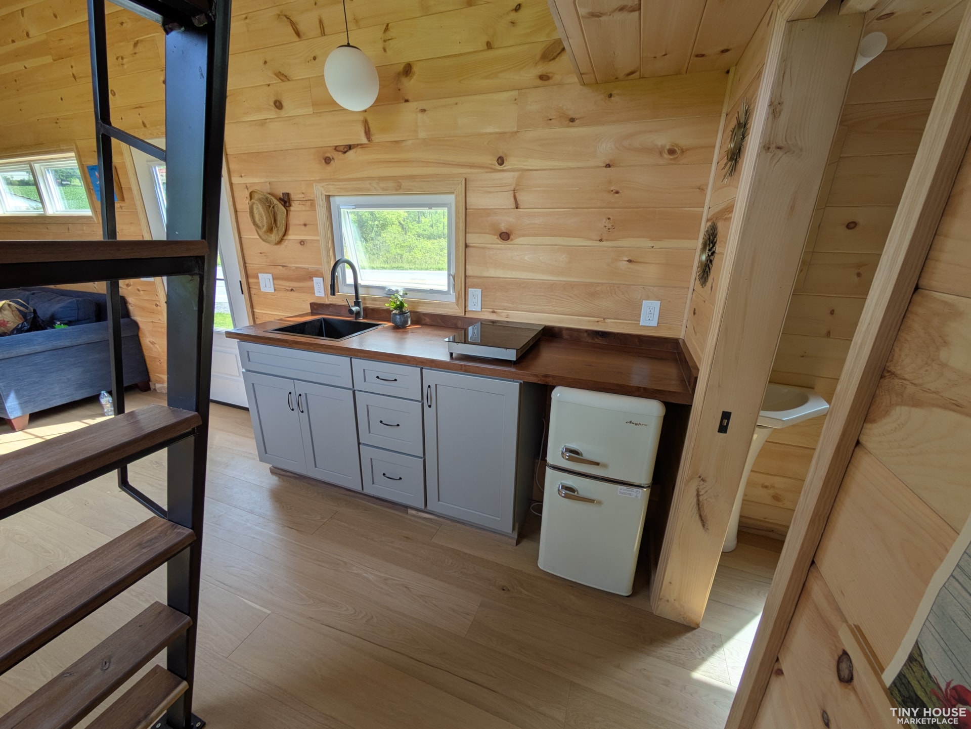 New Designer Tiny Home on Wheels! - Image 4 Thumbnail