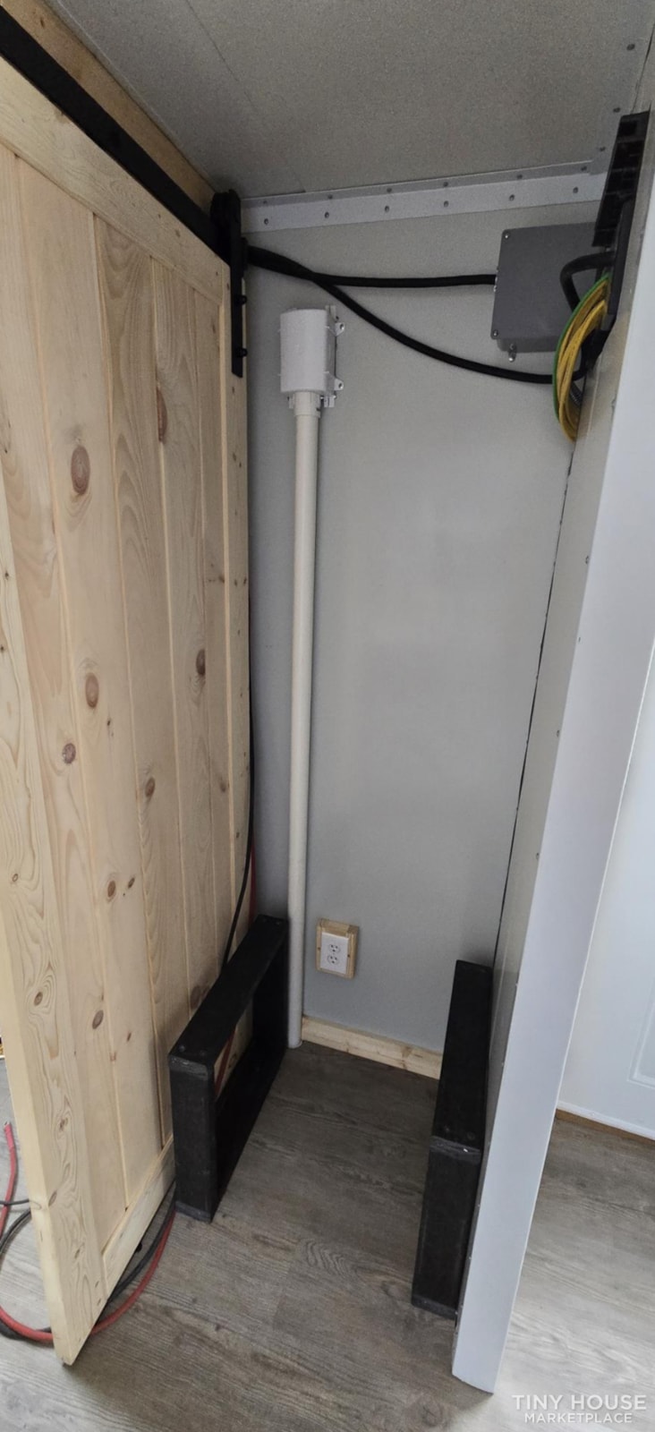 Brand-New ITH “American Dream” 8×24 — Off-Grid (Solar + 3 Lithium) — $45,900 - Image 4 Thumbnail