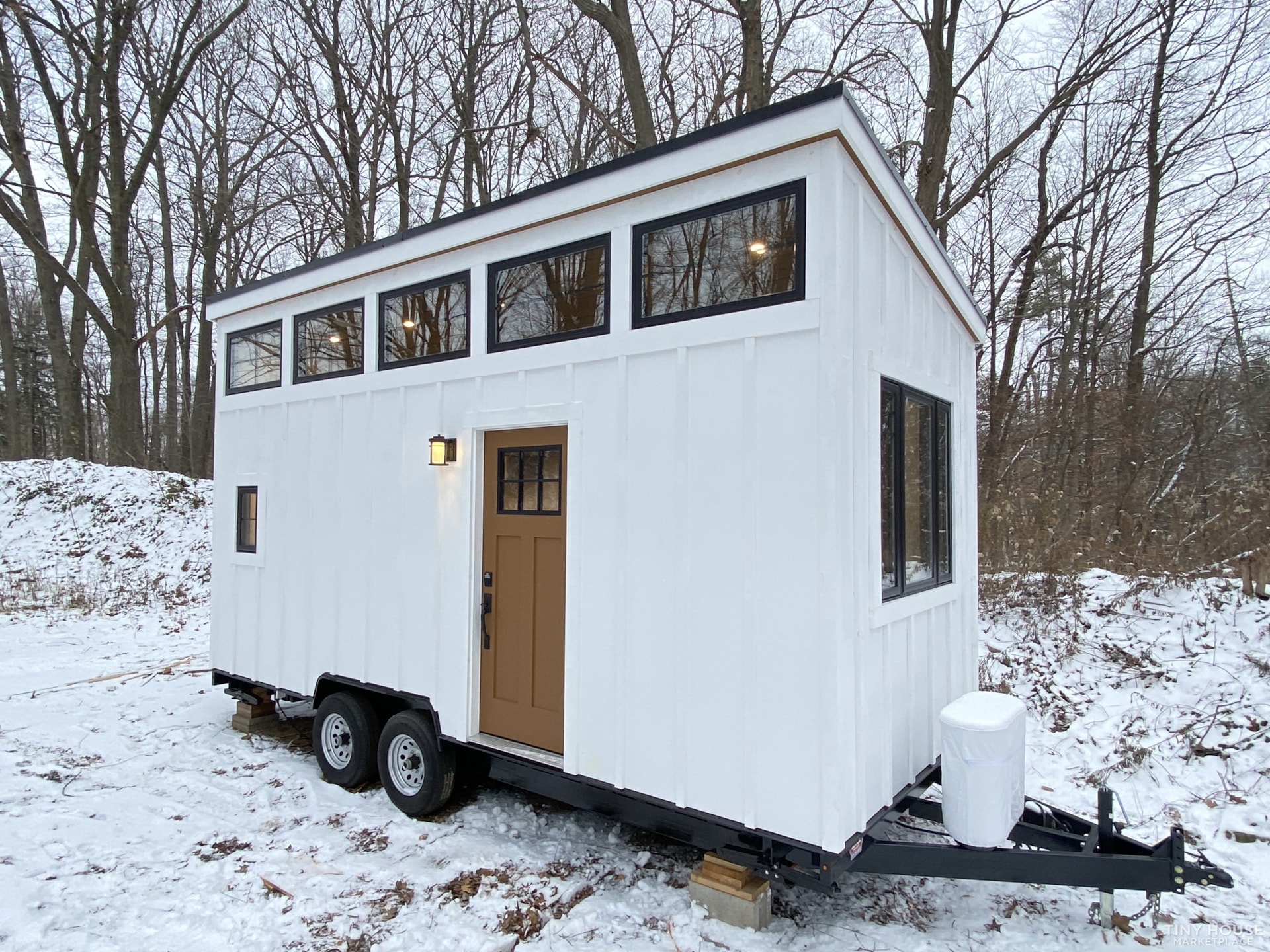 Brand New Luxury Tiny Home for Sale - Image 1 Thumbnail