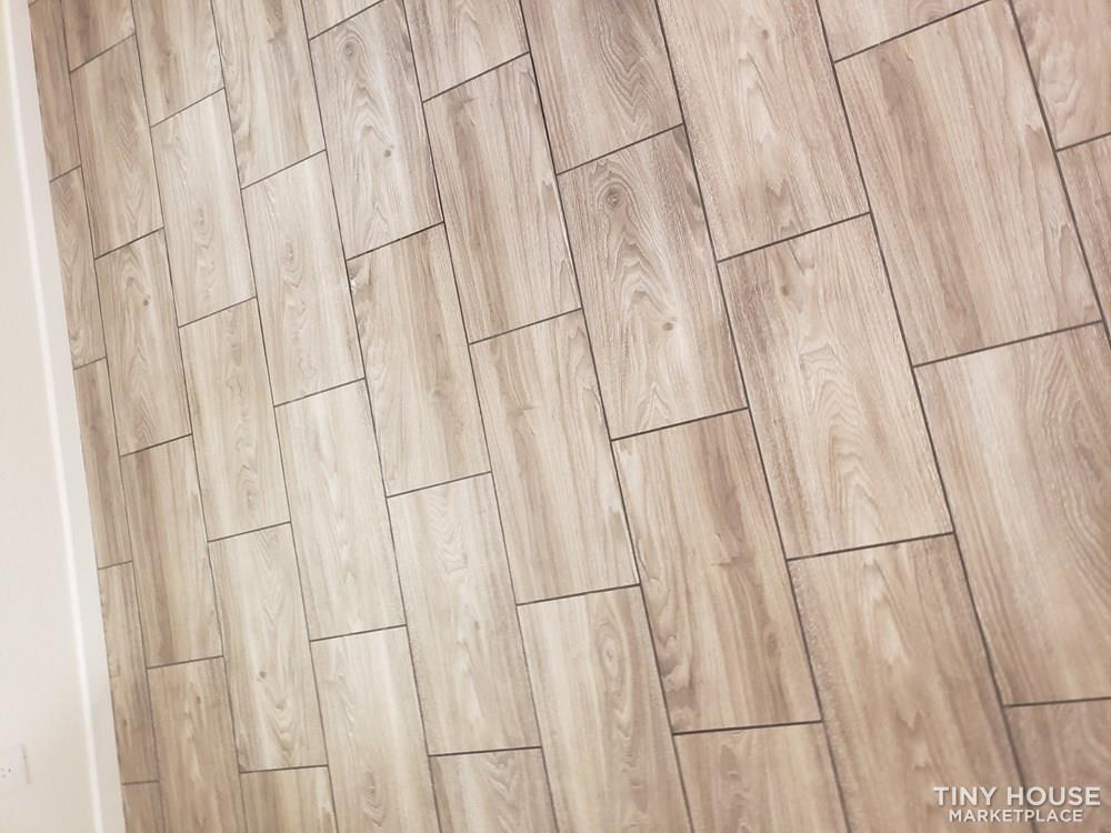 Brand New Move-In Ready Tiny Home 400 Sq' Plus 140 sq' loft. Full size appliance - Image 3 Thumbnail