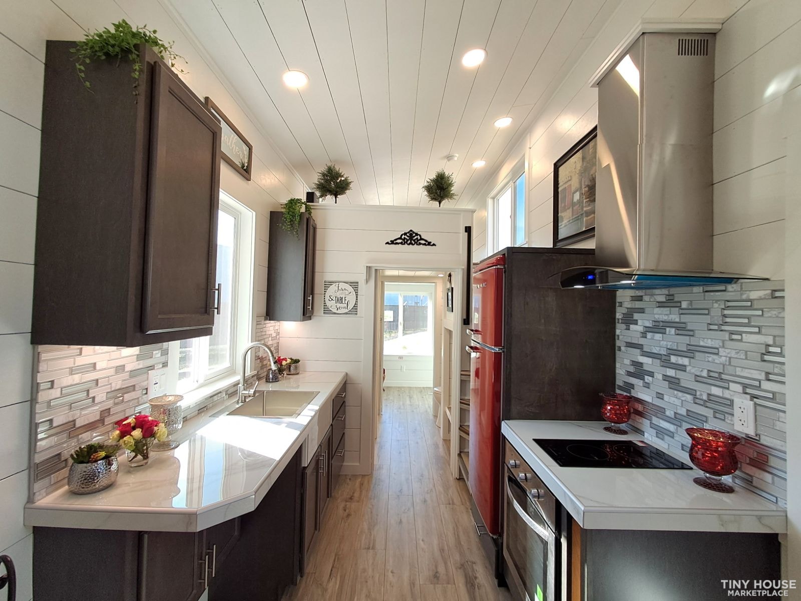 SOLD..... Brand New Noah Certified Sophisticated Snug Retreat on Wheels 