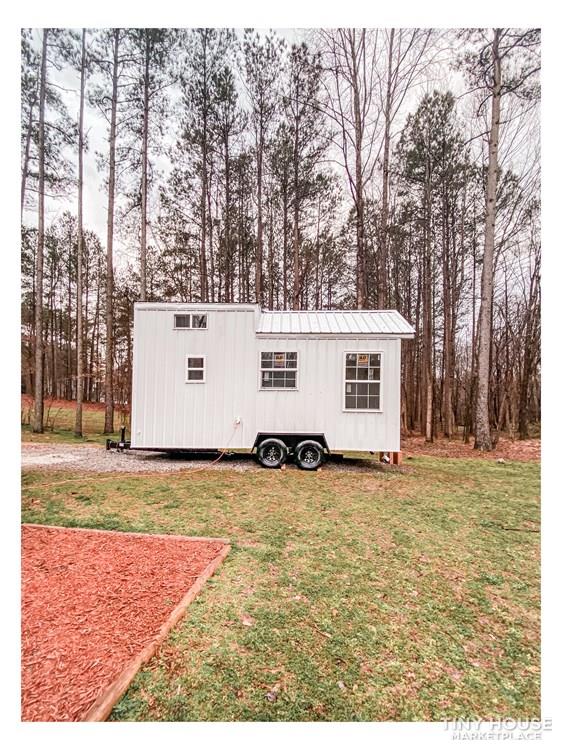 Tiny Modern Farmhouse on Wheels  - Image 3 Thumbnail