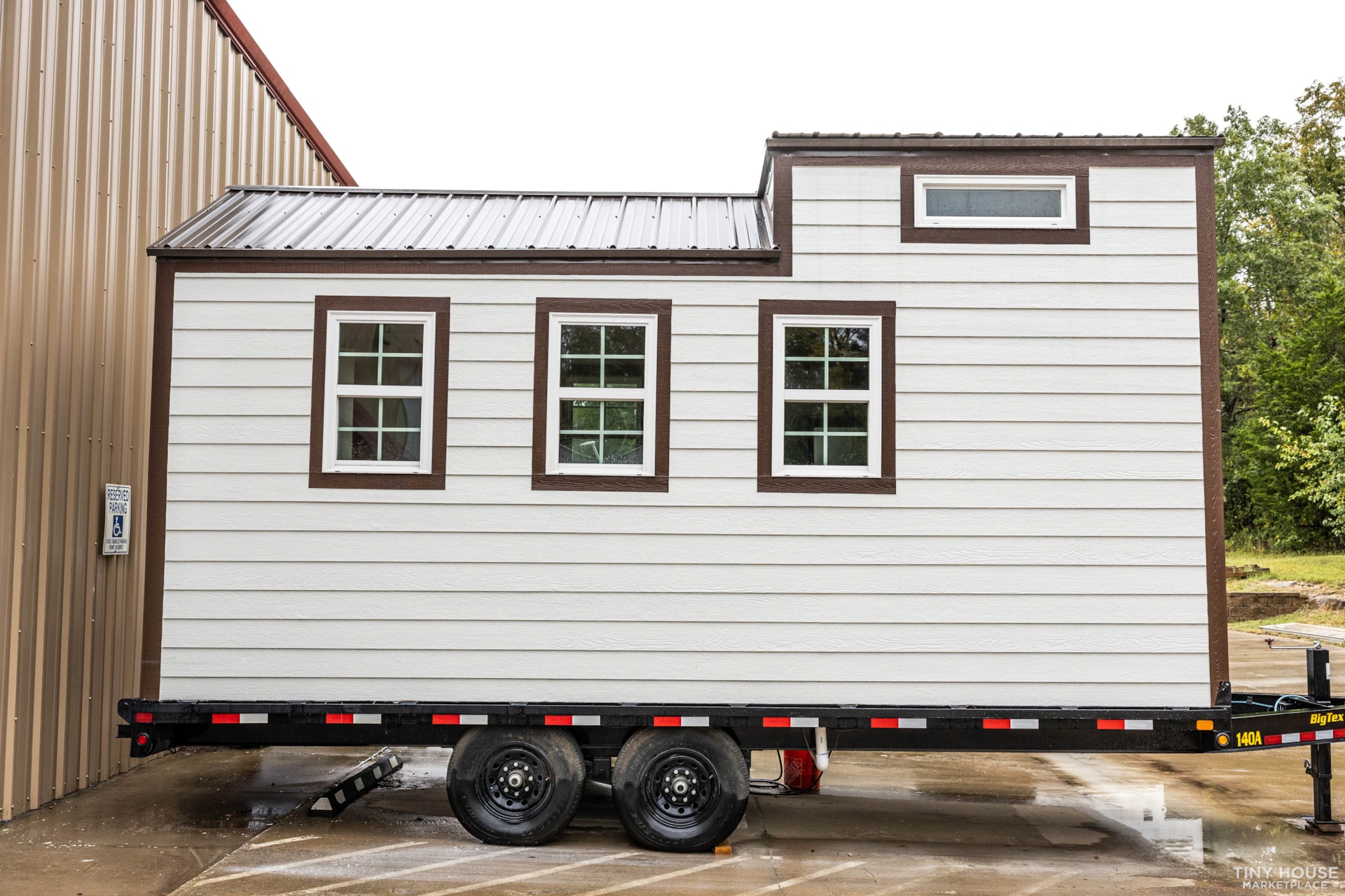 Brand New Tiny Home - Built by Ventur - Image 4 Thumbnail