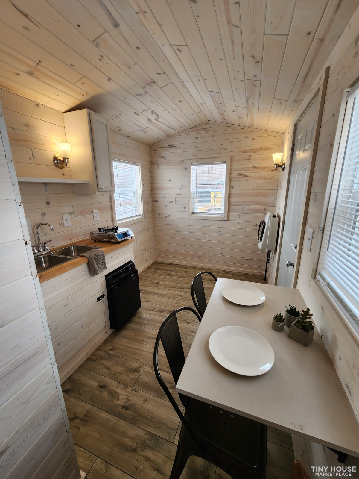 Brand New Tiny House Camper - Image 2 Thumbnail