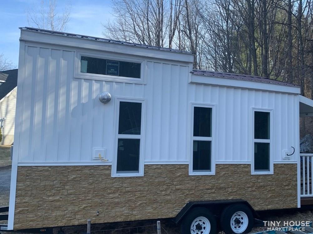 Brand New Tiny House Modern Style - Image 1 Thumbnail