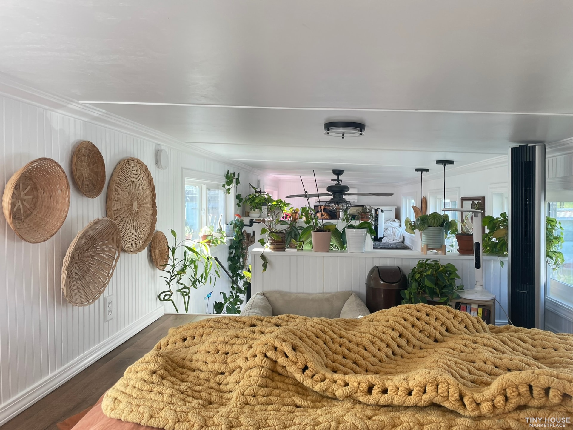 Bright and Spacious Tiny Home - Image 4 Thumbnail