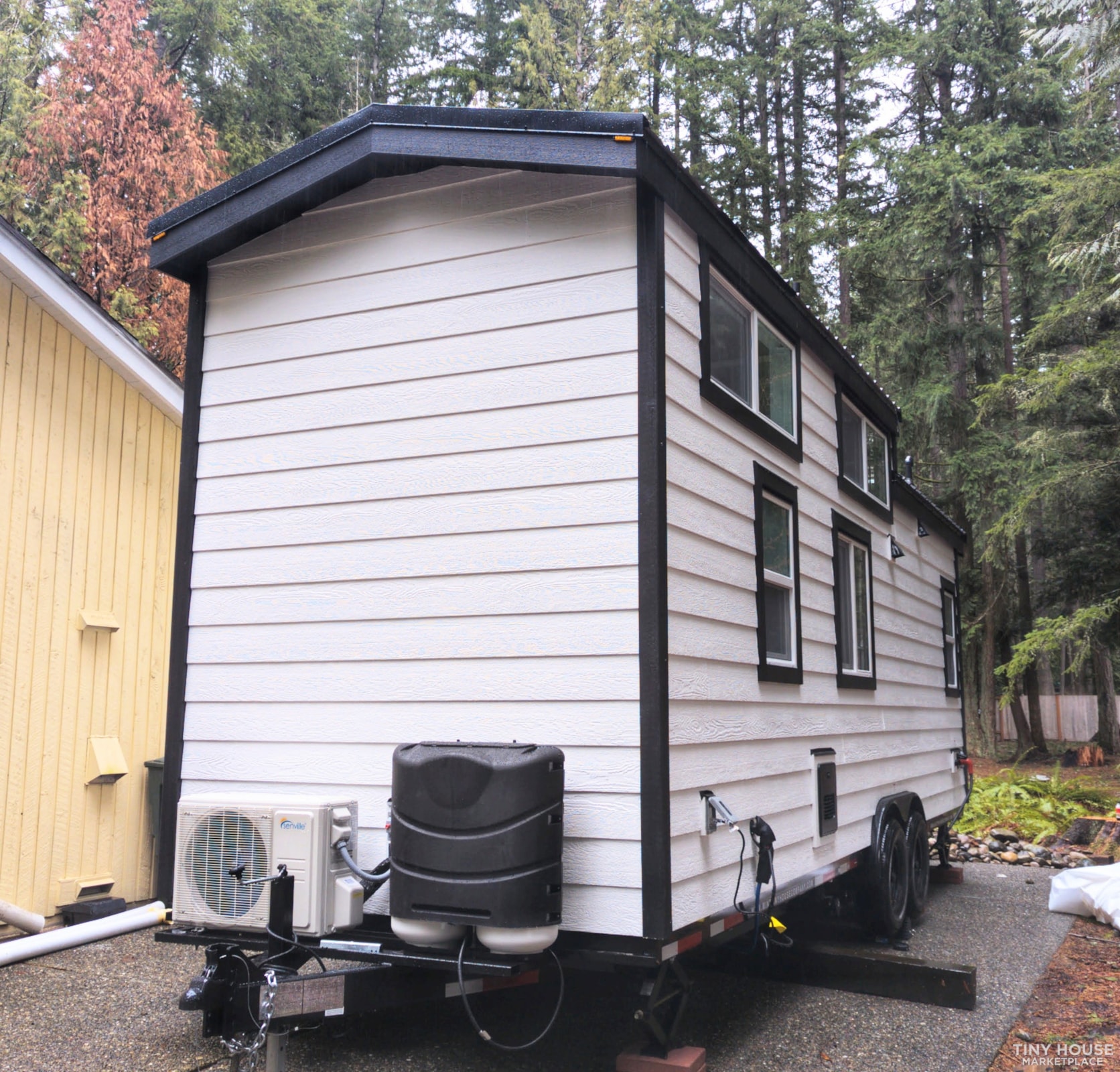 Bright Modern 26' Tiny House With Full Kitchen And Bathroom Ready To Live In - Image 3 Thumbnail
