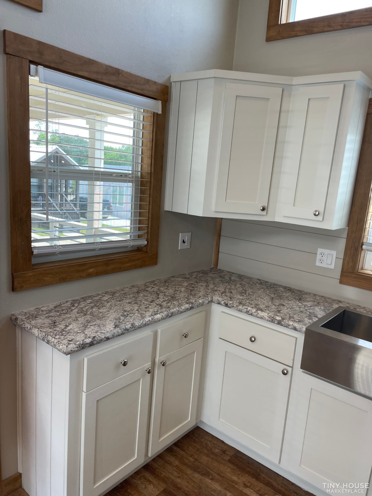 Built in Closet - Image 4 Thumbnail