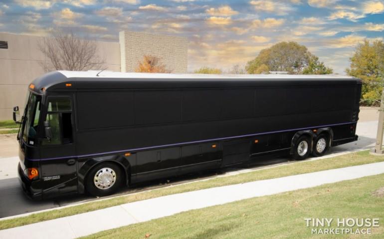 Bus/Tiny Home Shell - MCI D4505