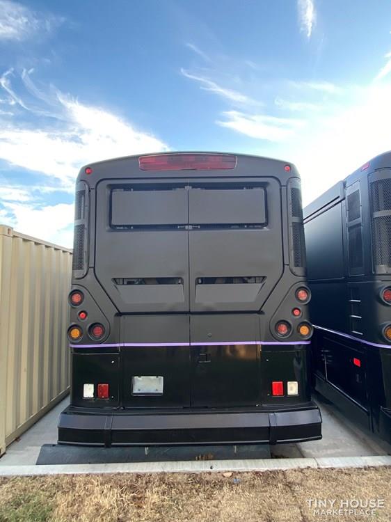 Bus/Tiny Home Shell - MCI D4505 - Image 4 Thumbnail