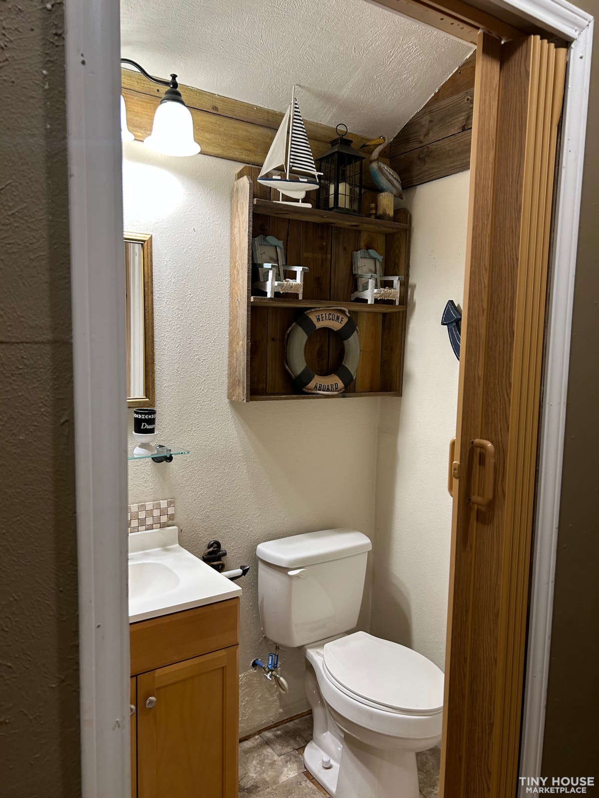 Cabin - Image 4 Thumbnail