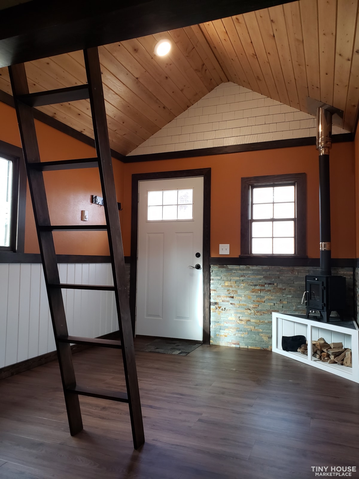 Cabin - Image 4 Thumbnail