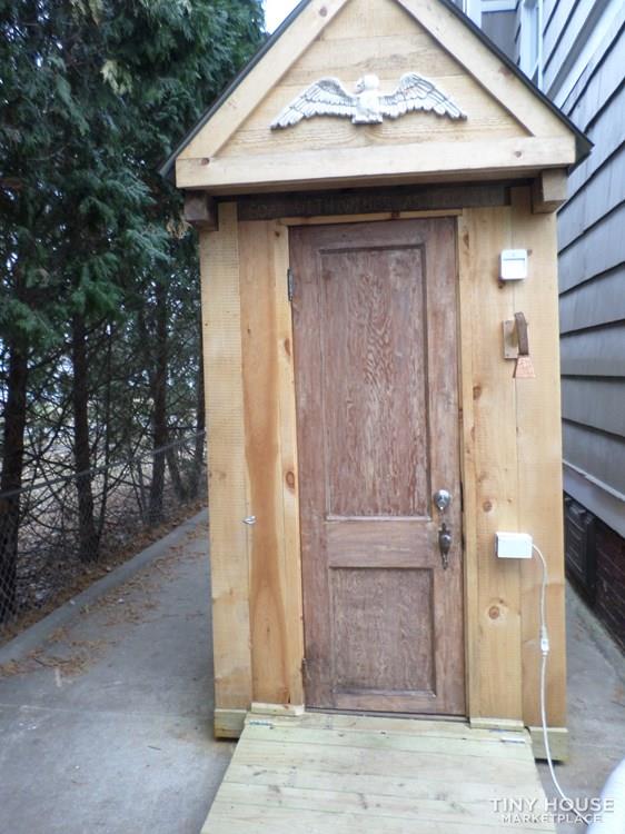 Cabin - office - camper - ice fishing house - extra bedroom - store