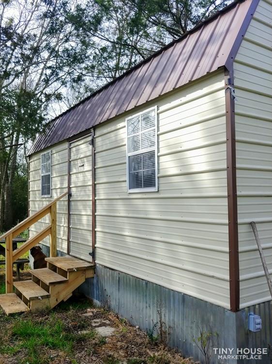 Cabin Tiny House - Image 2 Thumbnail