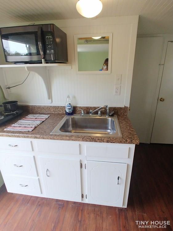 Cabin Tiny House - Image 4 Thumbnail