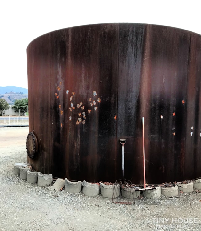 Century-Old Citrus Tank - Image 2 Thumbnail