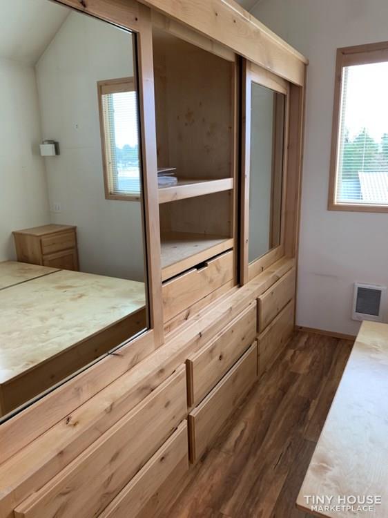 Charming 2016 Cedar Ridge Park Model located in Elma, WA Can be moved!  - Image 2 Thumbnail