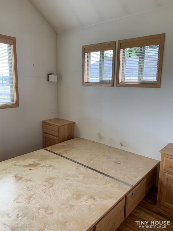 Charming 2016 Cedar Ridge Park Model located in Elma, WA Can be moved!  - Image 3 Thumbnail