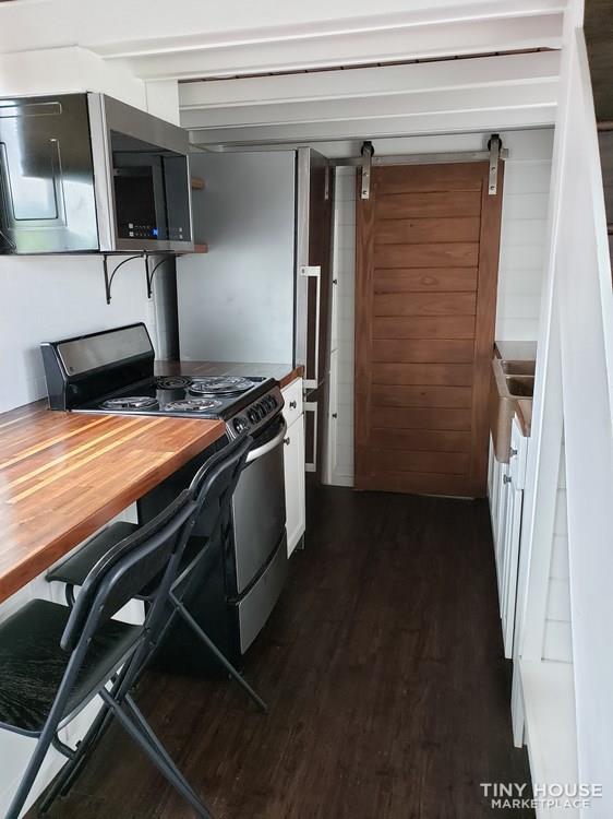 Charming 26 ft. Tiny house - Image 3 Thumbnail