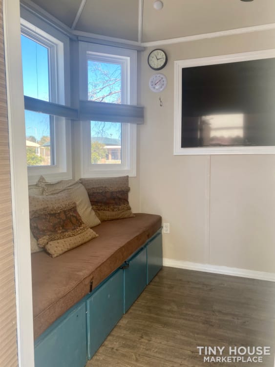 Charming Custom tiny house on trailer  - Image 2 Thumbnail