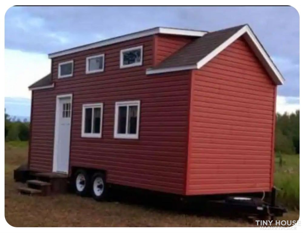 Charming Fully Equipped 24ft Tiny House, Off-Grid Ready - $26,000 USD - Image 2 Thumbnail
