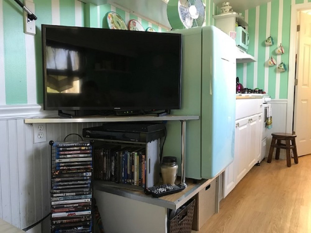Charming Move-In Ready Tiny House - Image 3 Thumbnail