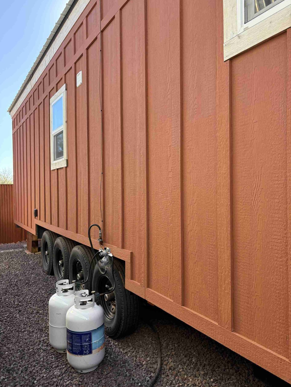 BIG Tiny - Furnished, Sleeps 6, Covered Deck Included, Mobile READY! - Image 3 Thumbnail