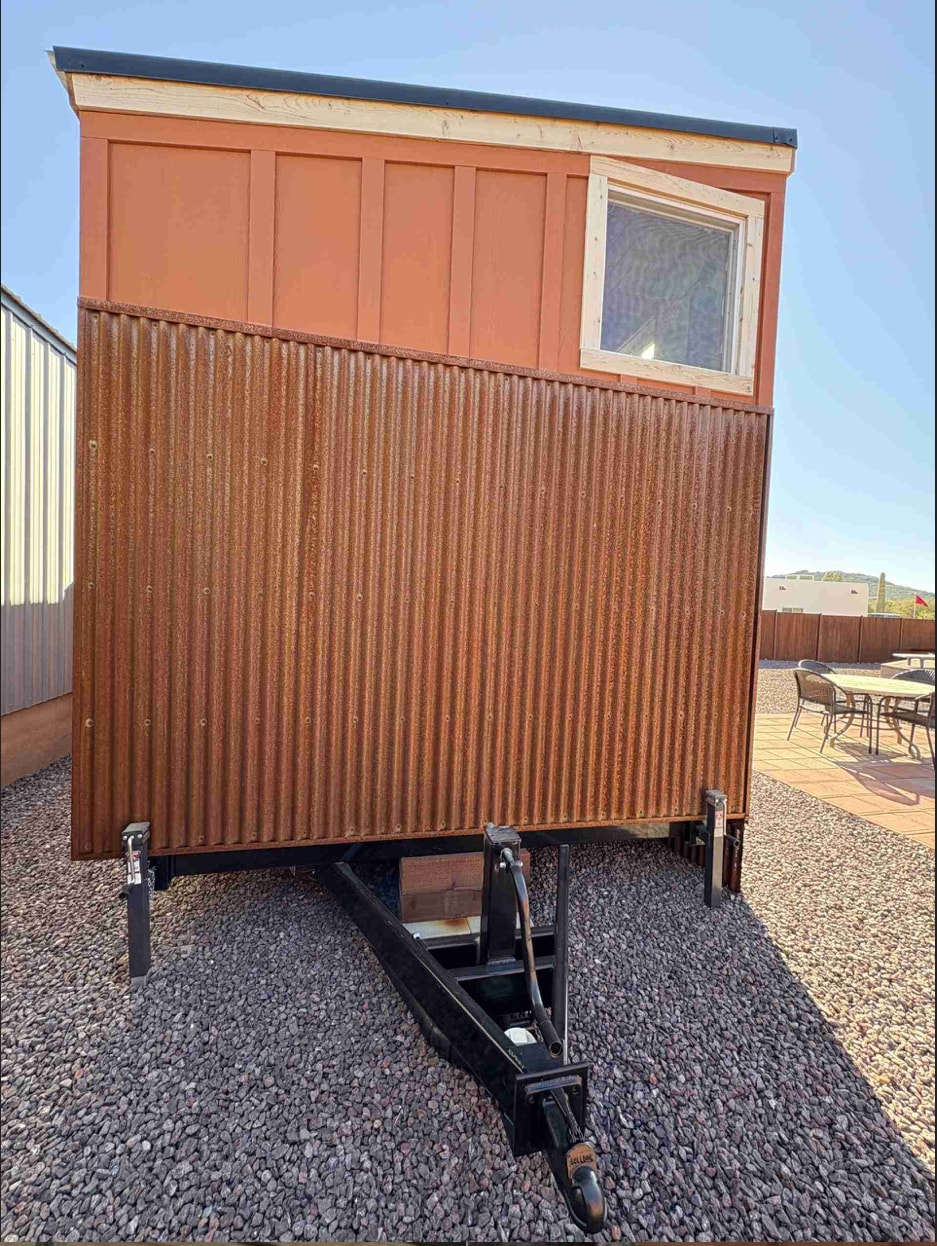 BIG Tiny - Furnished, Sleeps 6, Covered Deck Included, Mobile READY! - Image 4 Thumbnail